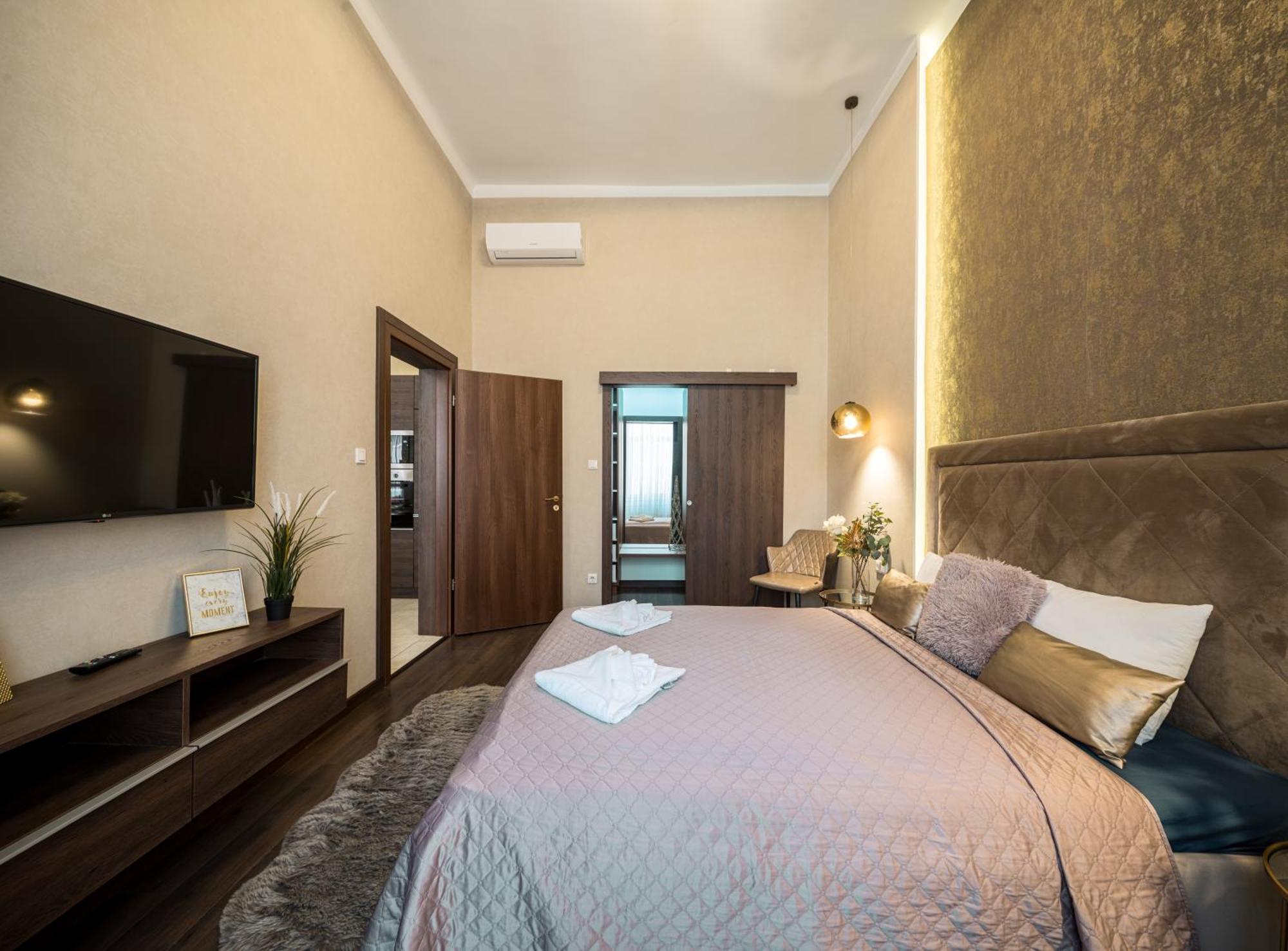 Dohany Dreamy Delight Luxury Apt With Sauna Apartament